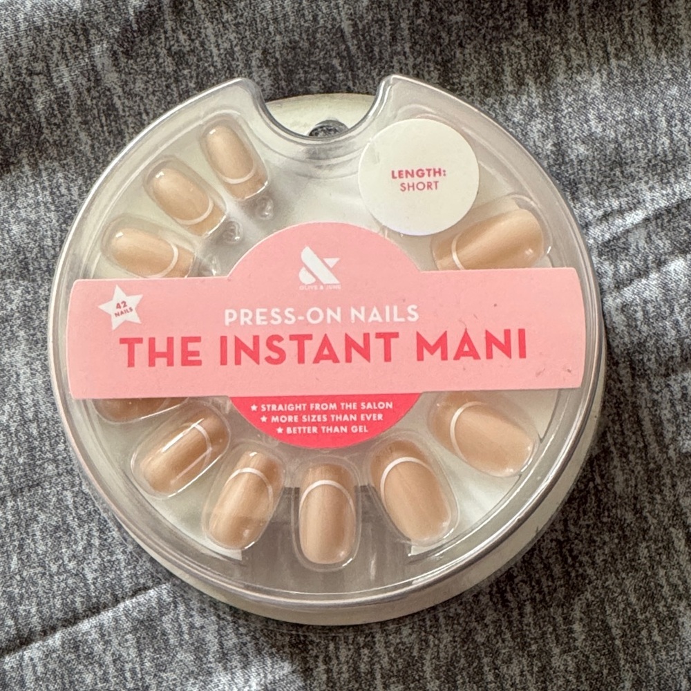 Olive & June Short Nude Press-On Nails — The Instant Mani